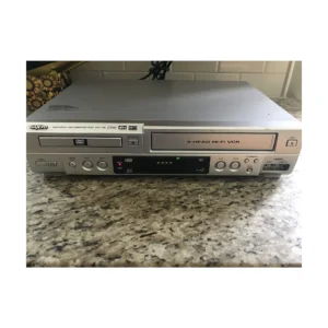 Sanyo DVW6100 DVD Player and 4-Head Hi-Fi VCR Combo with TV Guardian